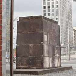 navigator image to article: Sculpture Storms
